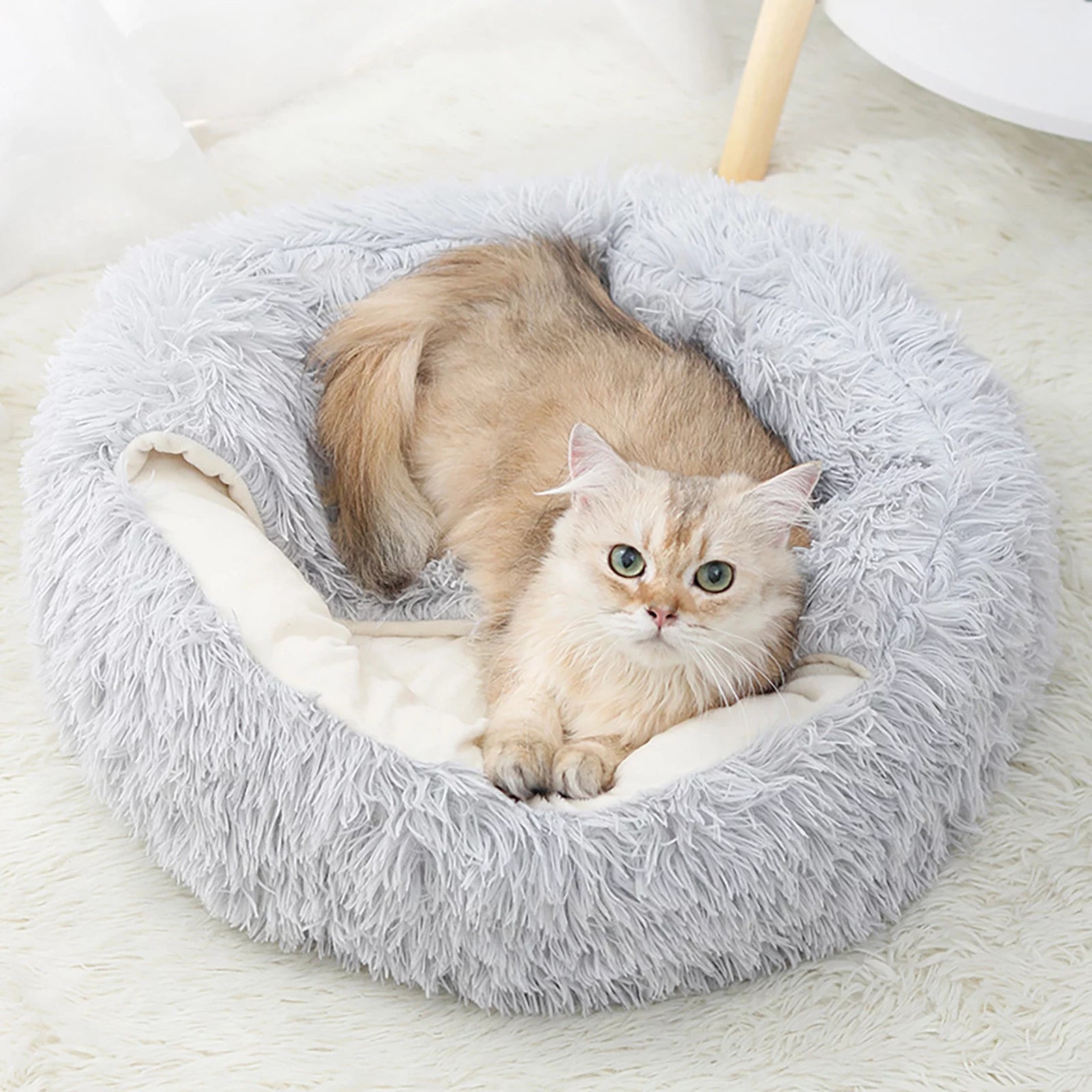 Calming Pet Bed – Hooded Faux Fur Cave for Small Dogs & Cats (Up to 11 lbs / ≈5 kg)
