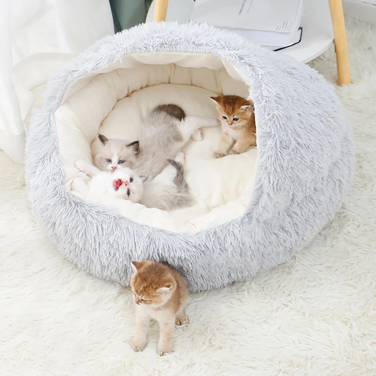 Calming Pet Bed – Hooded Faux Fur Cave for Small Dogs & Cats (Up to 11 lbs / ≈5 kg)